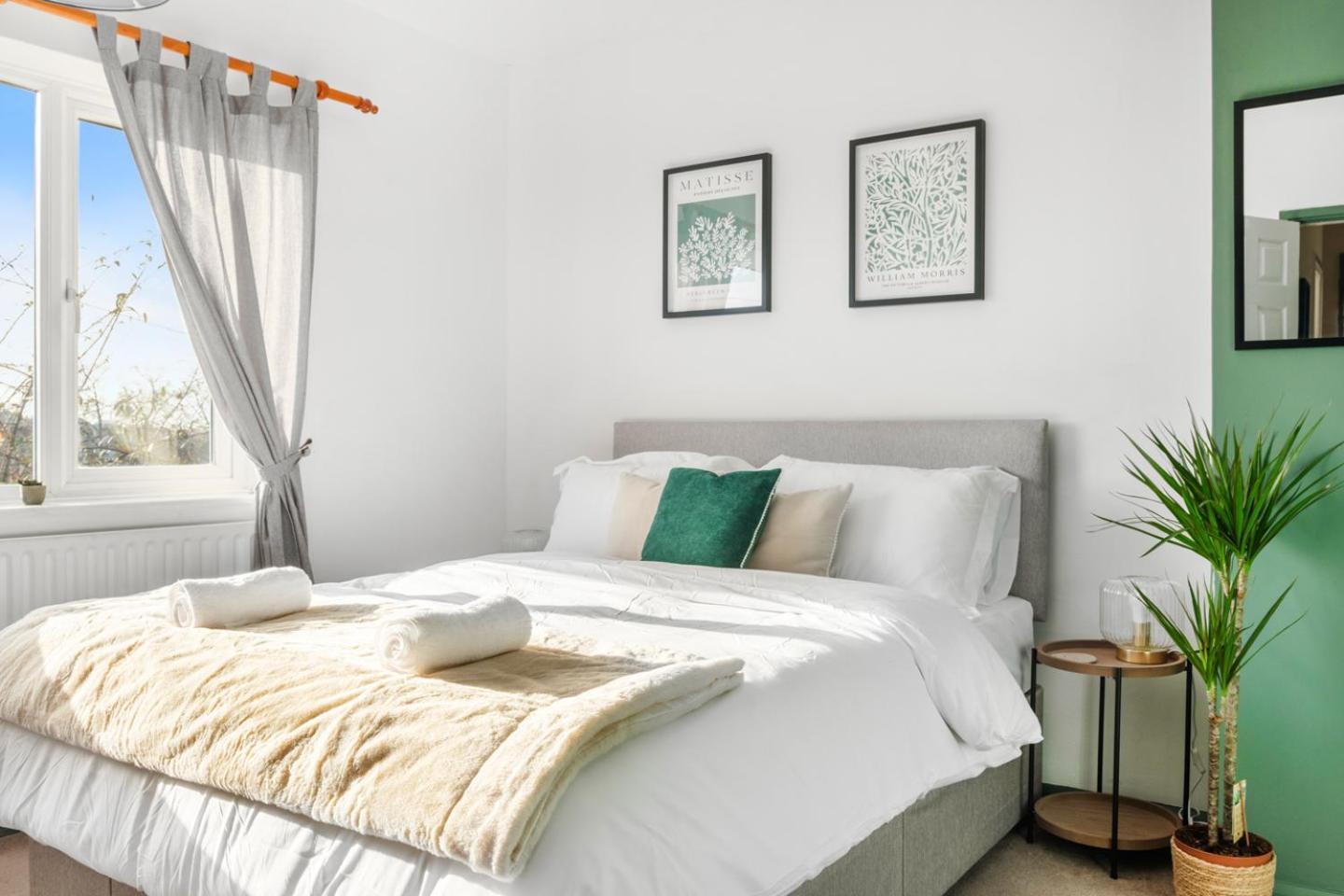 3 Bedroom House - Well Presented - Spacious - Flexible Check In - Free Parking ノッティンガム エクステリア 写真