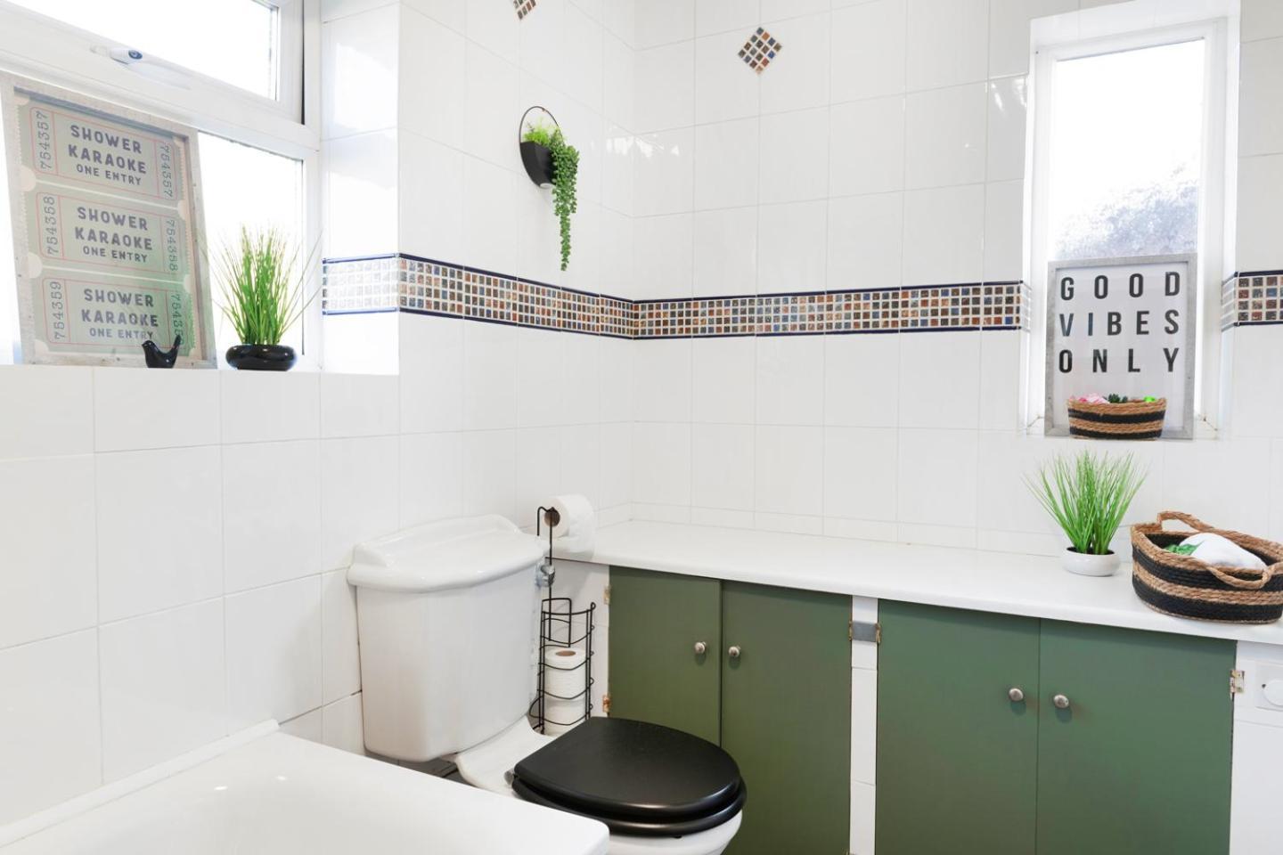 3 Bedroom House - Well Presented - Spacious - Flexible Check In - Free Parking ノッティンガム エクステリア 写真