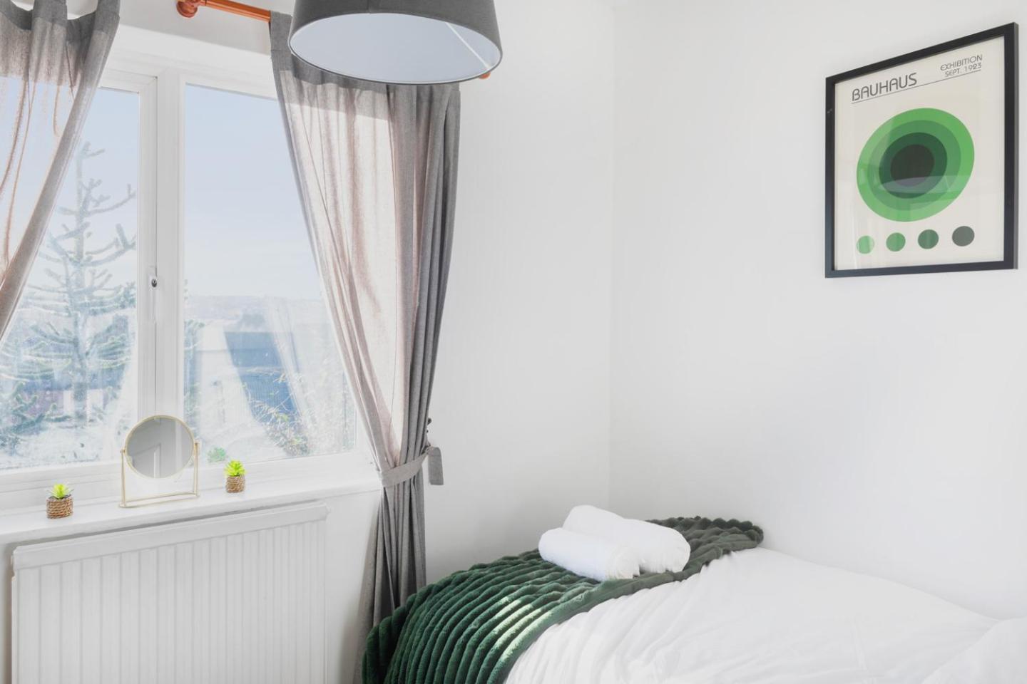 3 Bedroom House - Well Presented - Spacious - Flexible Check In - Free Parking ノッティンガム エクステリア 写真
